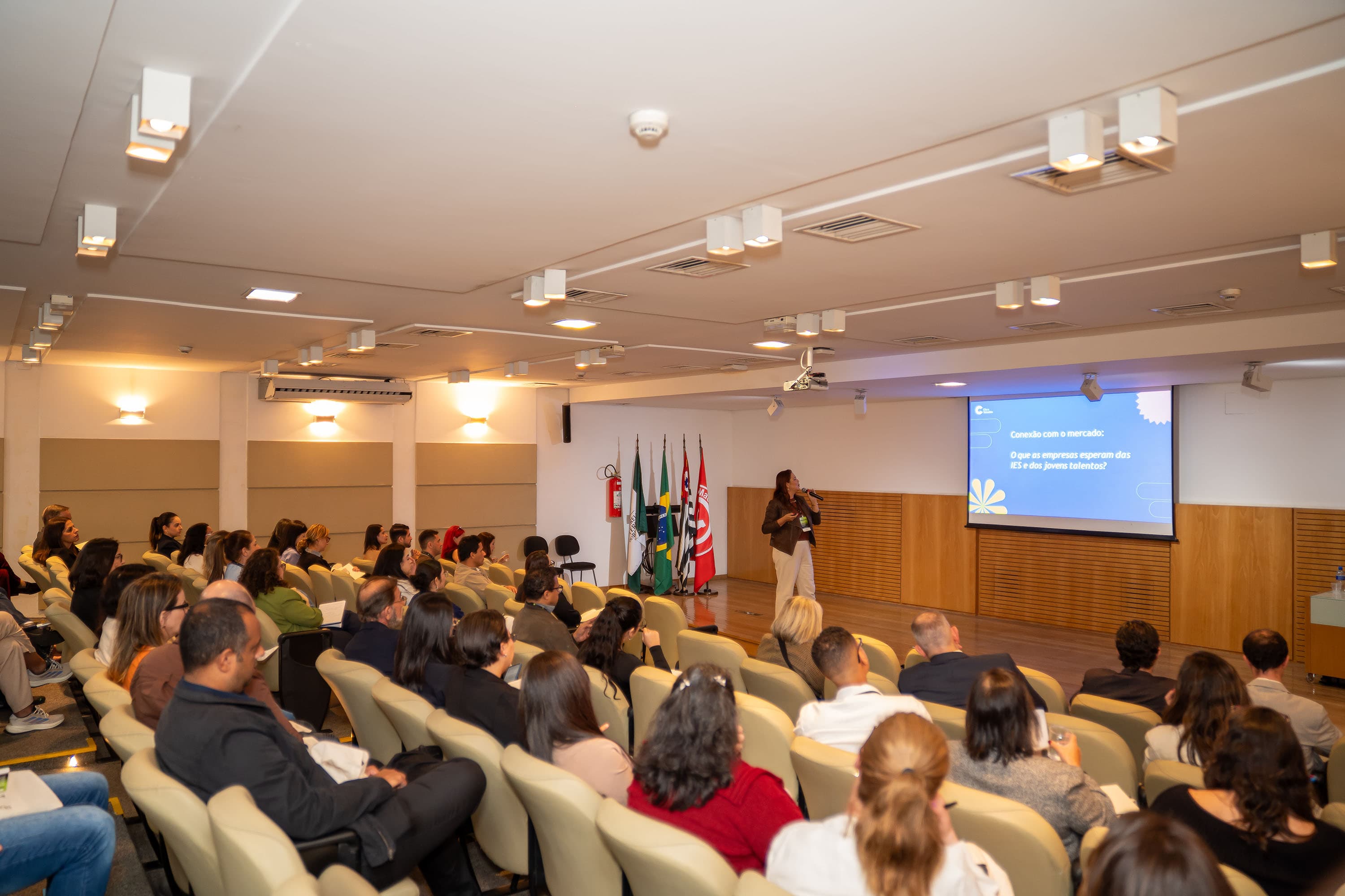 Imagem fórum de carreiras